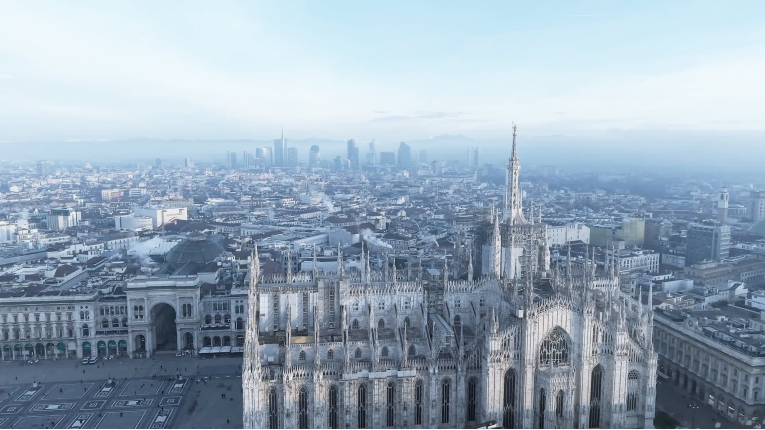 Circle Legal Duomo District Background