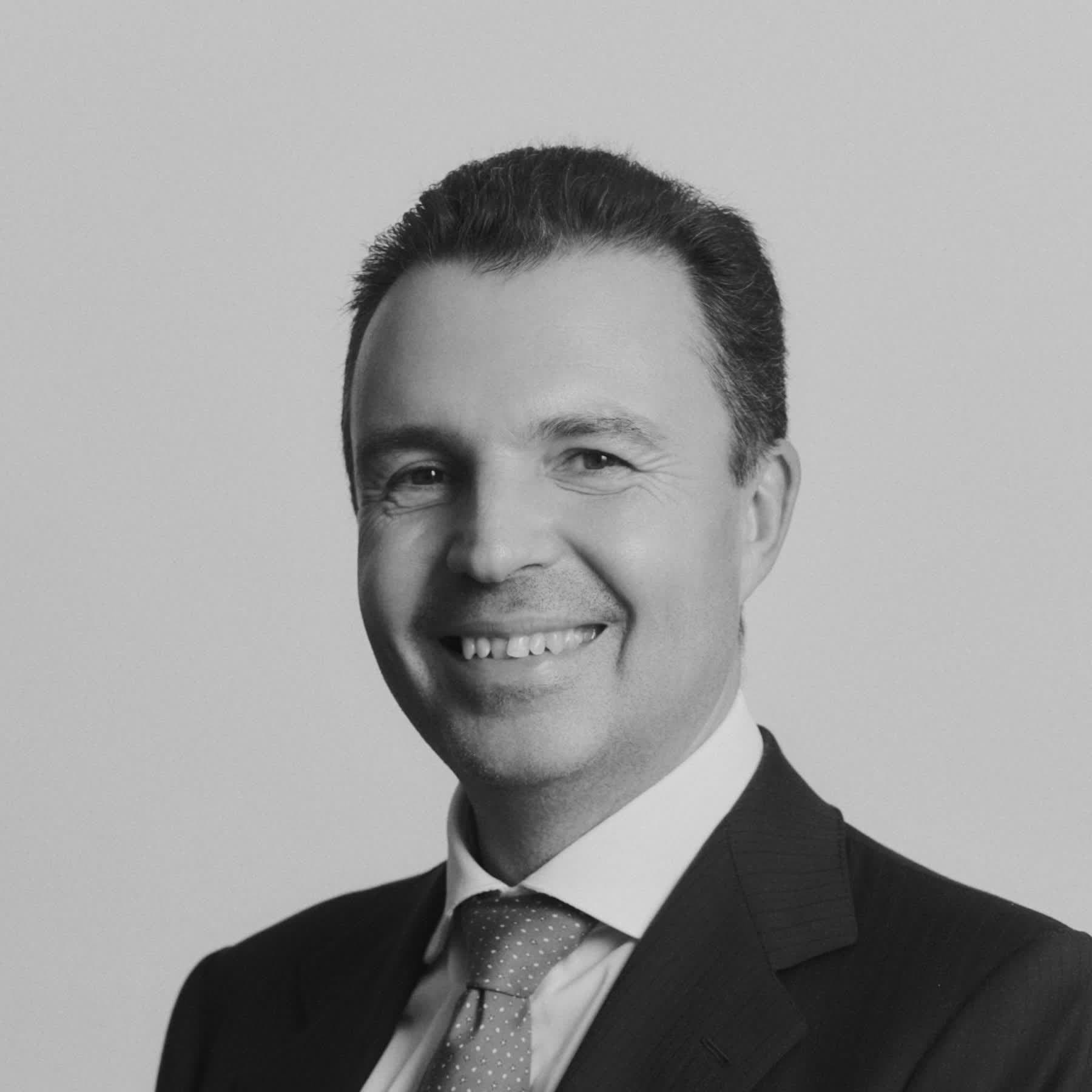 Norman Regis - Avvocato del team Circle Legal Group esperto in consulenza legale e diritto