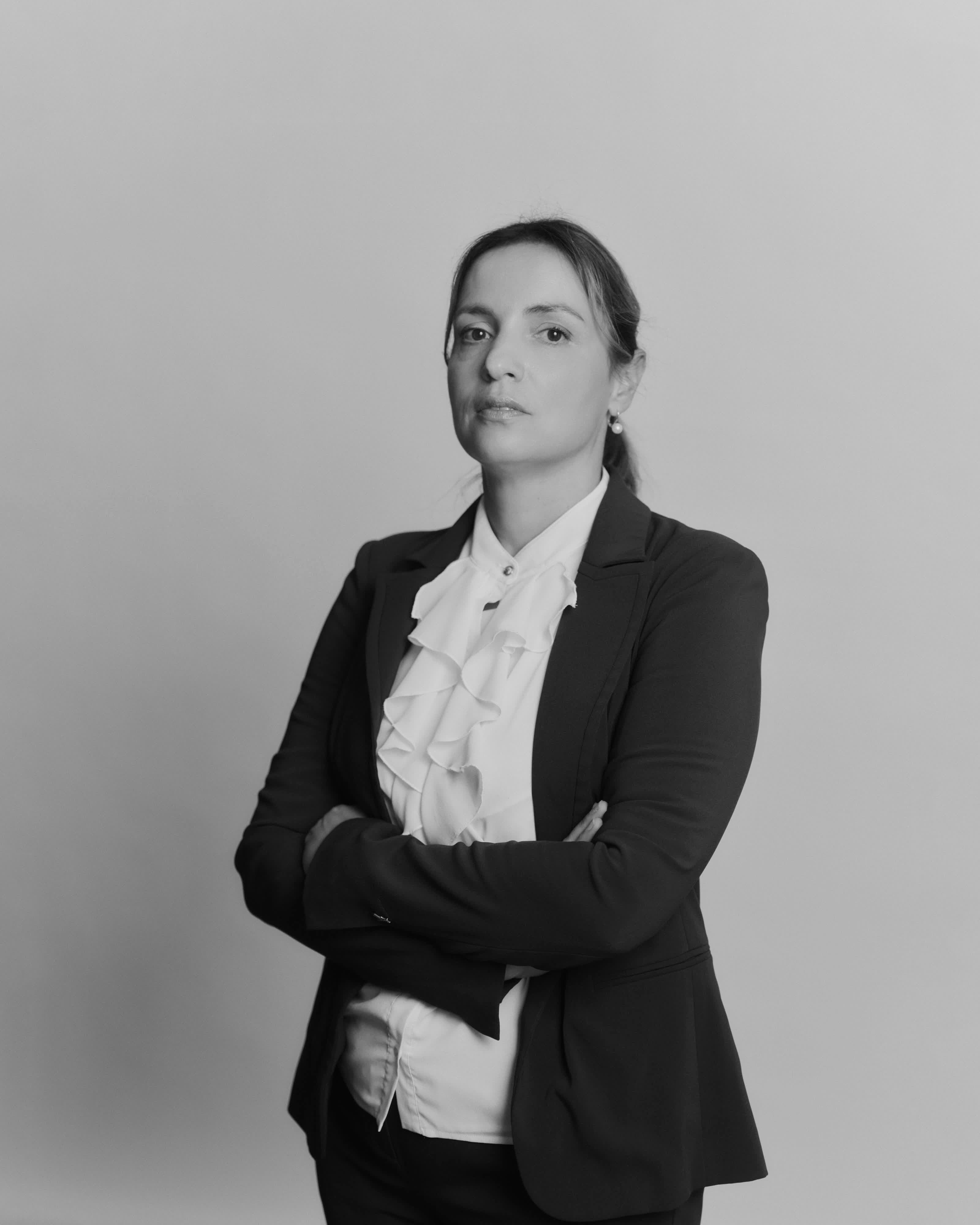 Foto professionale di Valentina Nardella - Avvocato e membro del team di Circle Legal Group specializzato in consulenza legale